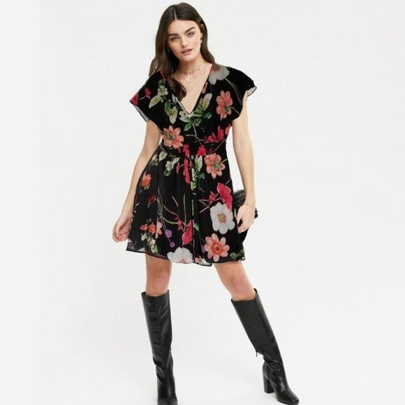 Warehouse | Dresses | Warehouse Silk Floral Floaty Mini Dress Black Sz Uk 2us 8 | Poshmark Warehouse | Dresses | Warehouse Silk Floral Floaty Mini Dress Black Sz Uk 2us 8 | Poshmark
